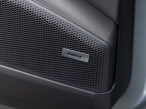 New 2025 Porsche Macan Electric image 26