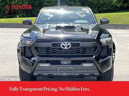 Used 2024 Toyota Tacoma TRD Sport AWD/4WD image 10