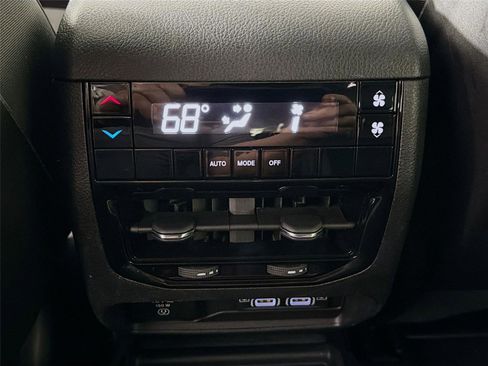 Used 2024 Jeep Grand Cherokee L Altitude AWD/4WD image 25