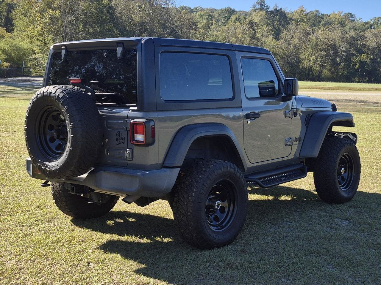 Used 2021 Jeep Wrangler Sport AWD/4WD image 7