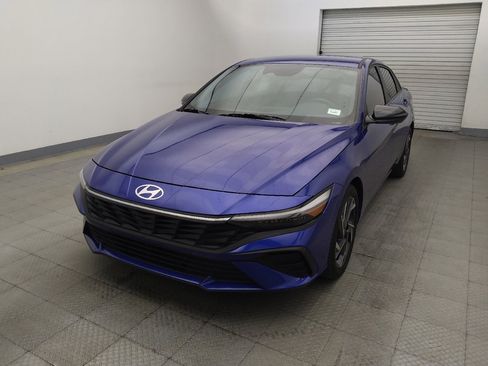 Used 2025 Hyundai Elantra Sport FWD image 15