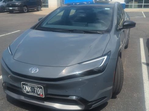 Used 2025 Toyota Prius XLE AWD/4WD image 1