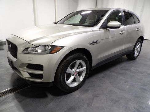 Used 2017 Jaguar F-PACE Premium AWD/4WD image 6