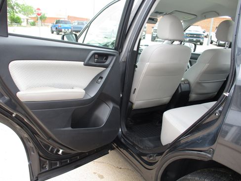 Used 2018 Subaru Forester 2.5i w/ Alloy Wheel Package AWD/4WD image 15