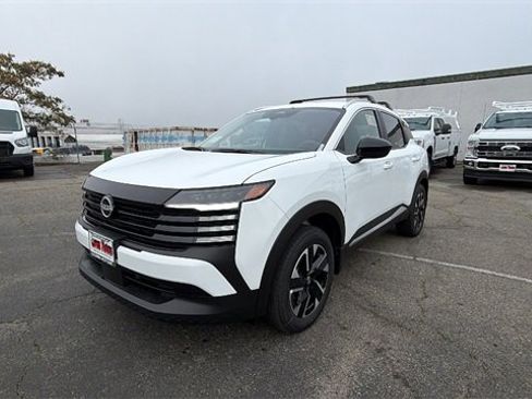 New 2026 Nissan Kicks SV image 1