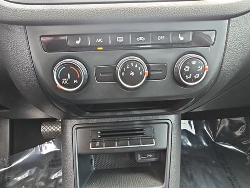 Used 2016 Volkswagen Tiguan S FWD image 22