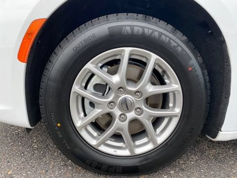 Used 2025 Chrysler Pacifica Select FWD image 20