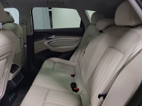 Used 2019 Audi e-tron Premium Plus image 19