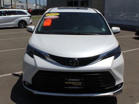 Certified 2026 Toyota Sienna XLE FWD image 4