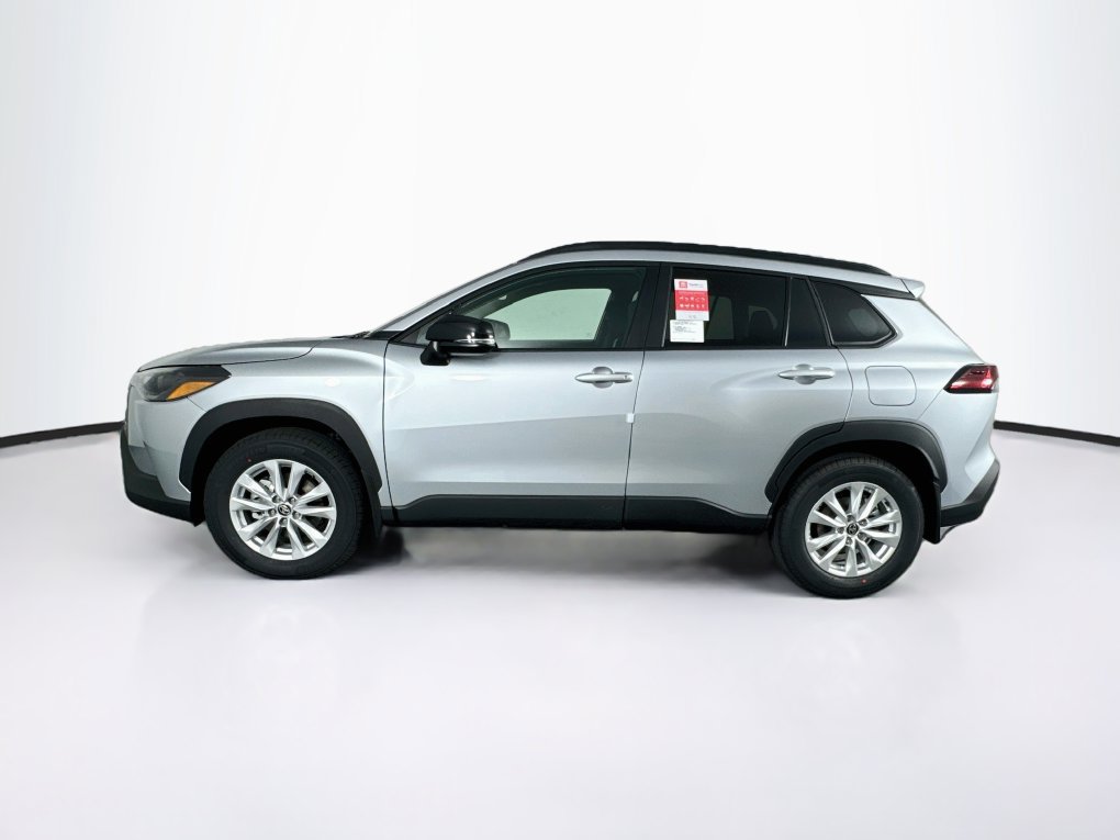 Used 2026 Toyota Corolla Cross LE FWD image 6