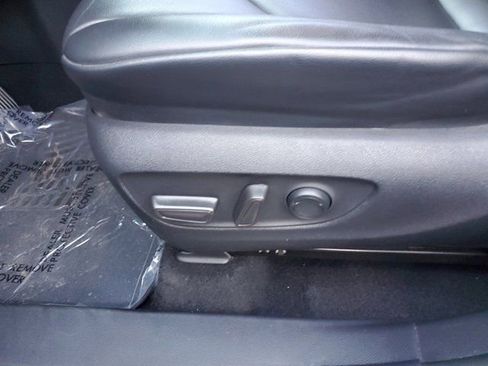 Used 2021 Toyota Highlander XLE image 15