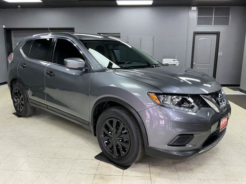 Used 2016 Nissan Rogue S AWD/4WD image 2