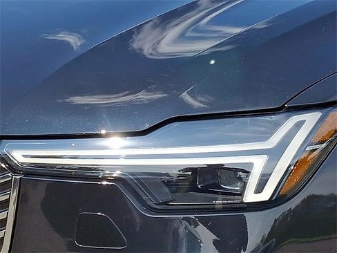 New 2026 Volvo XC90 B6 Plus w/ Protection Package Premier image 7