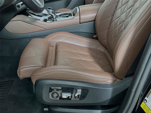 Certified 2023 BMW X6 xDrive40i w/ Executive Package image 19
