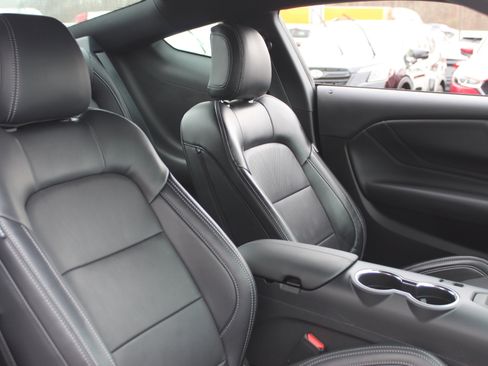 Used 2025 Ford Mustang GT Premium image 26