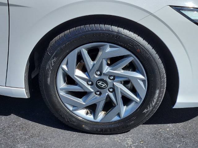 Used 2024 Hyundai Elantra SEL FWD image 8