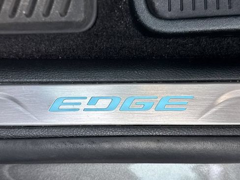 Used 2020 Ford Edge Titanium w/ Equipment Group 301A FWD image 11