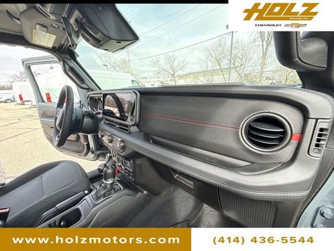 Used 2026 Jeep Wrangler Unlimited Rubicon AWD/4WD image 31