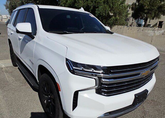 Used 2021 Chevrolet Tahoe LT w/ Luxury Package RWD image 2