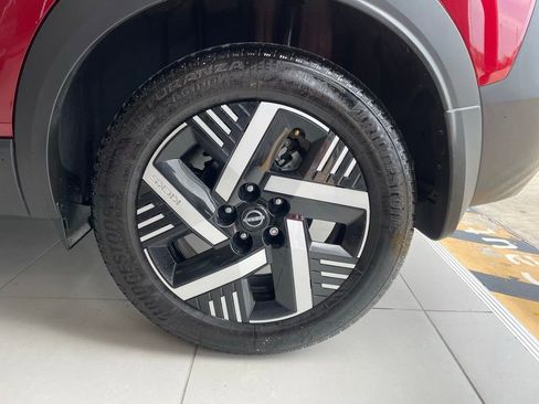 Certified 2025 Nissan Kicks SV FWD image 17