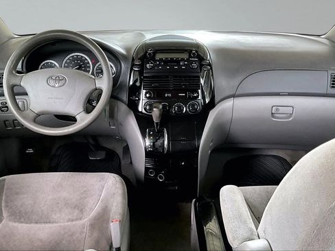 Used 2004 Toyota Sienna FWD image 7
