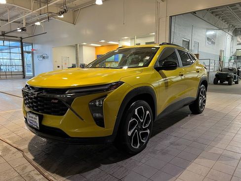 Used 2024 Chevrolet Trax RS w/ Driver Confidence Package image 4