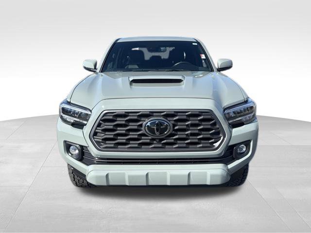 Used 2023 Toyota Tacoma TRD Sport w/ TRD Premium Sport Package AWD/4WD image 8