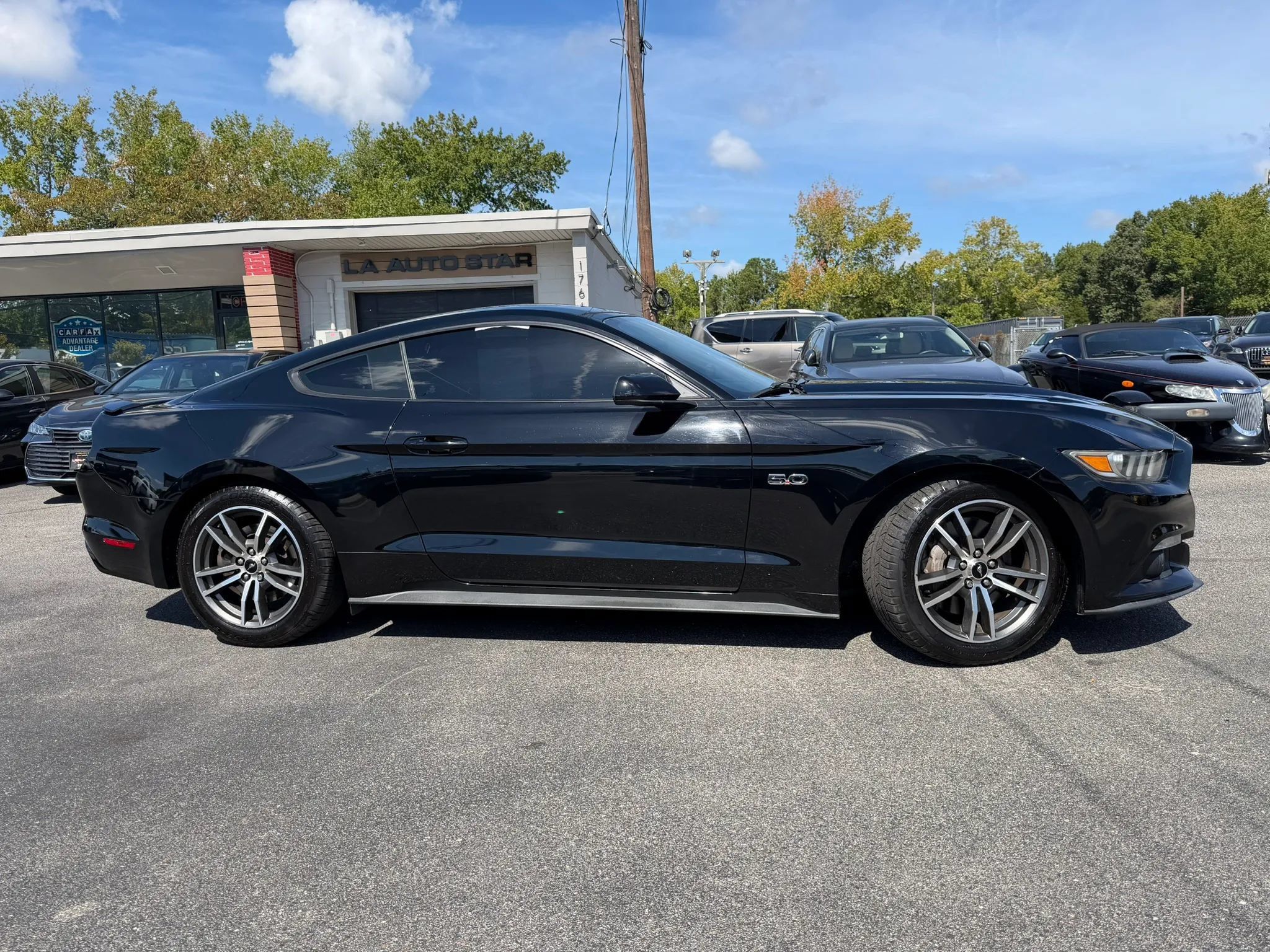 Used 2015 Ford Mustang GT RWD image 2