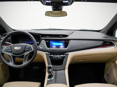 Used 2017 Cadillac XT5 Luxury w/ Driver Awareness Package image 8