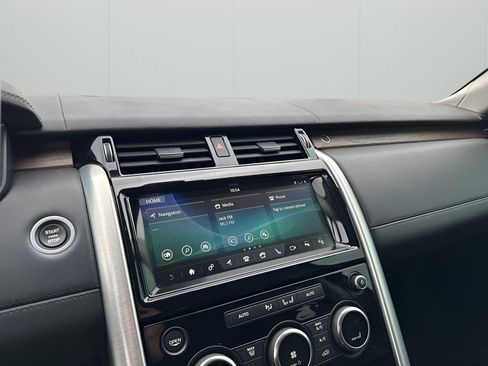 Used 2020 Land Rover Discovery HSE Luxury image 30