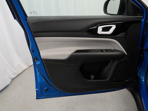 New 2026 Jeep Compass Limited image 27