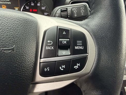Used 2024 Ford Explorer XLT w/ Equipment Group 202A AWD/4WD image 8