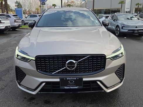 Used 2023 Volvo XC60 B5 Plus w/ Climate Package image 11