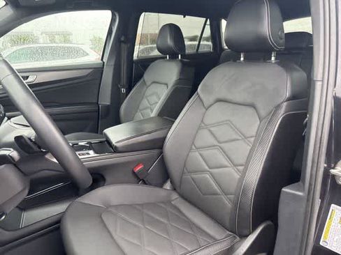 Used 2024 Volkswagen Atlas Cross Sport SE FWD image 21