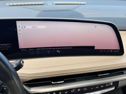 Used 2024 Cadillac XT4 Luxury w/ Cold Weather Package AWD/4WD image 33