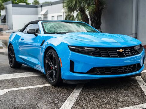 Used 2023 Chevrolet Camaro LT RWD image 4