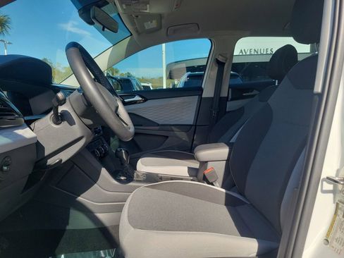 Used 2023 Volkswagen Taos S image 3