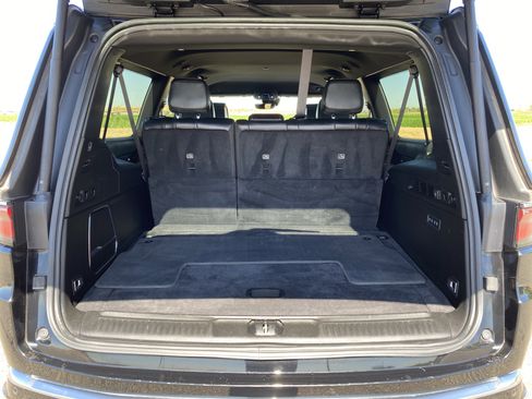 Used 2024 Jeep Wagoneer L 4WD image 15