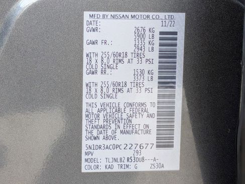 Used 2023 Nissan Pathfinder S image 32