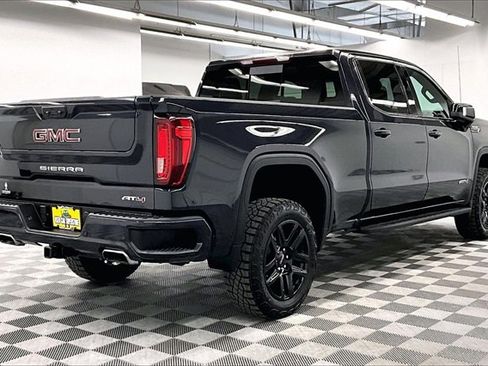 Used 2022 GMC Sierra 1500 AT4 w/ AT4 Premium Package image 12