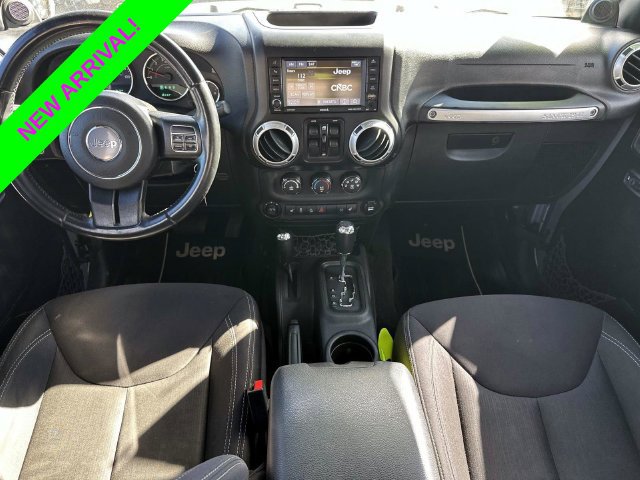 Used 2013 Jeep Wrangler Unlimited Sahara w/ Dual Top Group AWD/4WD image 8