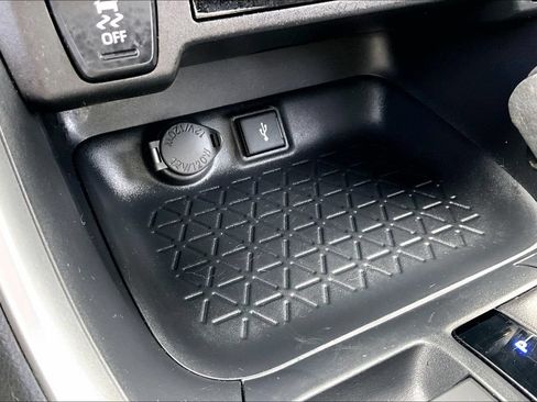 Used 2020 Toyota RAV4 LE w/ All Weather Liner Package AWD/4WD image 16