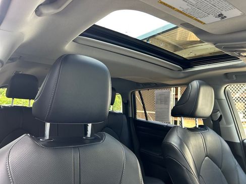 Used 2023 Toyota Highlander Limited AWD/4WD image 27