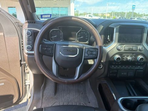 Used 2022 GMC Sierra 3500 Denali AWD/4WD image 16