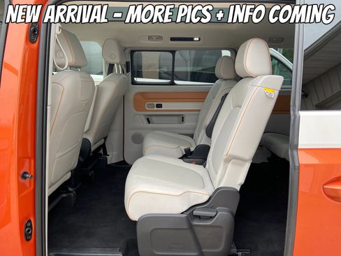 Used 2025 Volkswagen ID. Buzz 1st Edition image 5