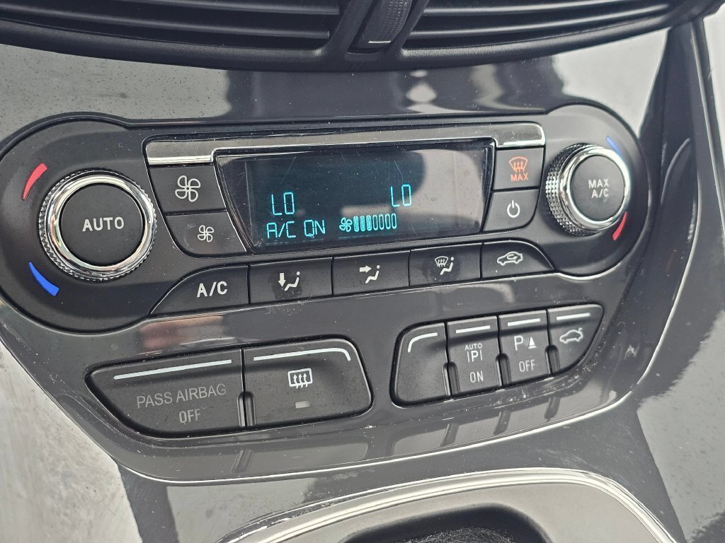 Used 2013 Ford Escape Titanium w/ Parking Technology Pkg AWD/4WD image 31