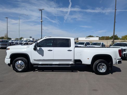 Certified 2025 Chevrolet Silverado 3500 High Country w/ Technology Package AWD/4WD image 3