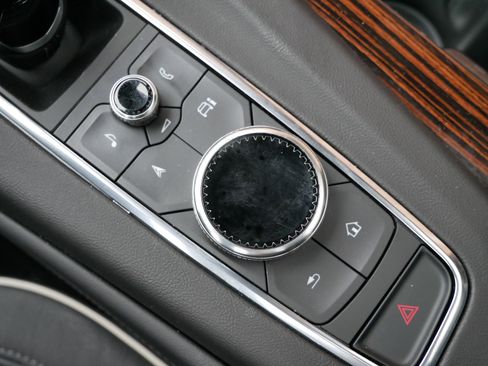 Certified 2023 Cadillac Escalade Premium Luxury image 21