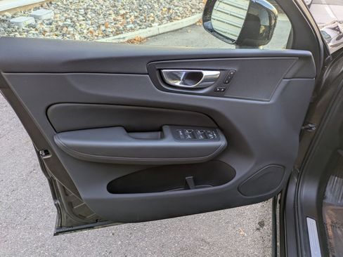 Certified 2025 Volvo XC60 B5 Plus image 12