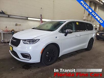 Used 2023 Chrysler Pacifica Limited